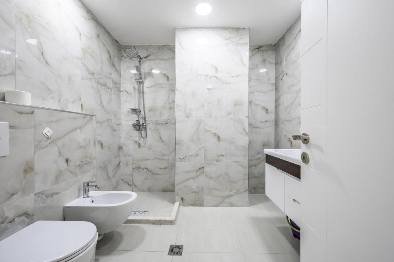 Miku Apartment-City Walk 1Bd Stylish Apartment تيرانا المظهر الخارجي الصورة